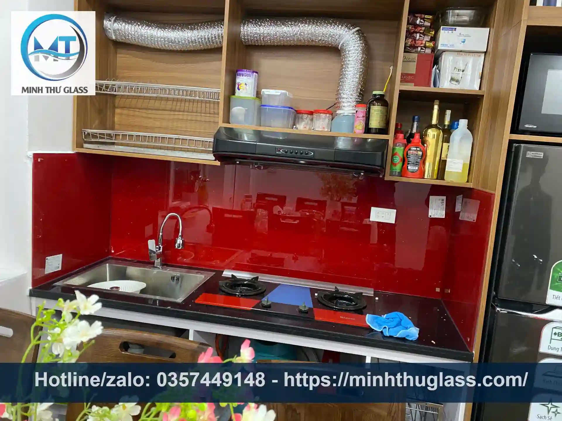 Sắc đỏ ruby tạo điểm nhấn cá tính Điểm nhấn nội thất với màu đỏ ruby