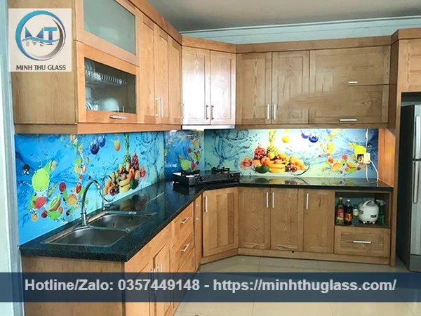 Kính ốp bếp 3D hình ảnh ẩm thực sống động
