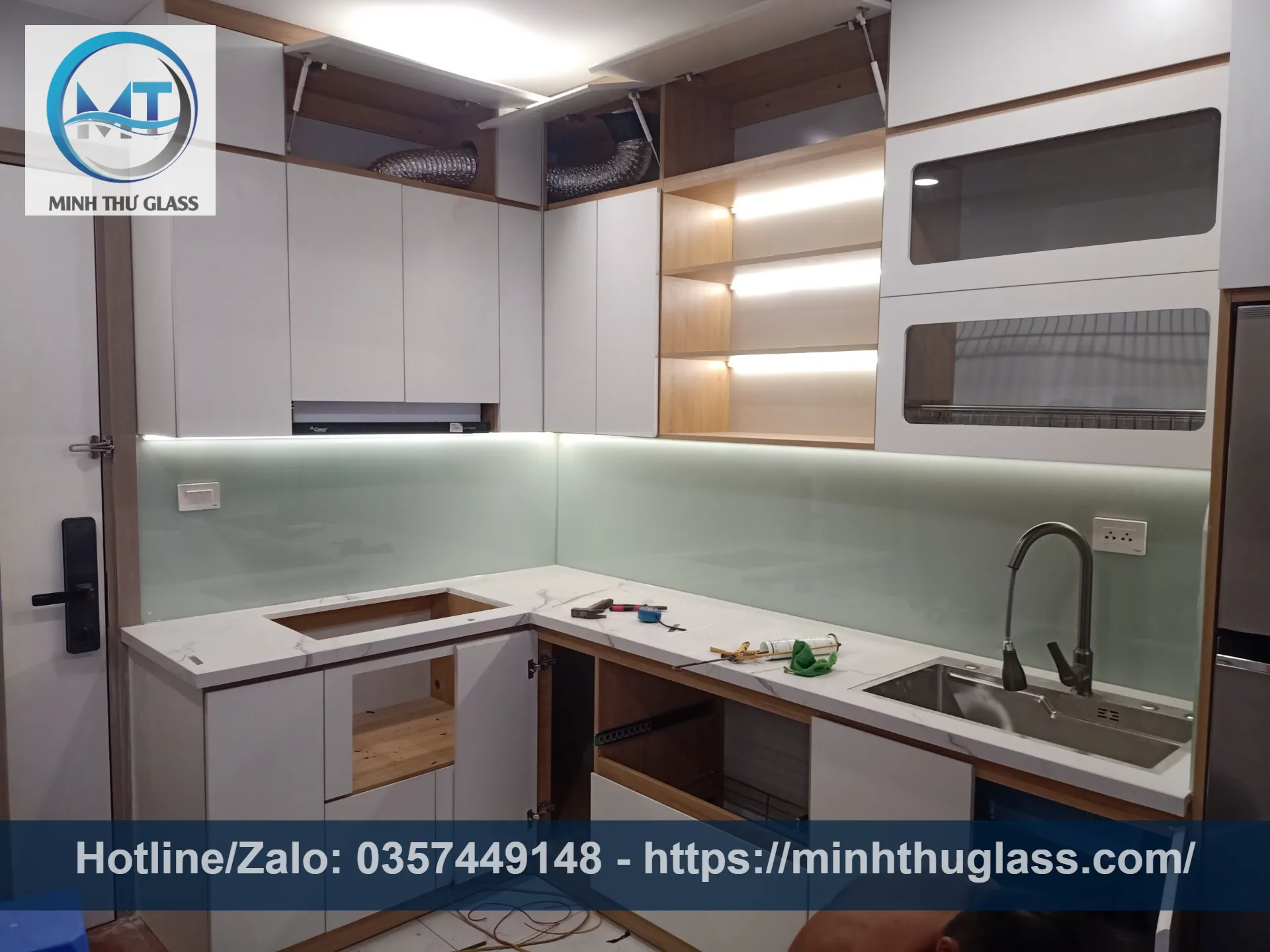 Công trình kính ốp bếp thực tế tại Minh Thư Glass 3