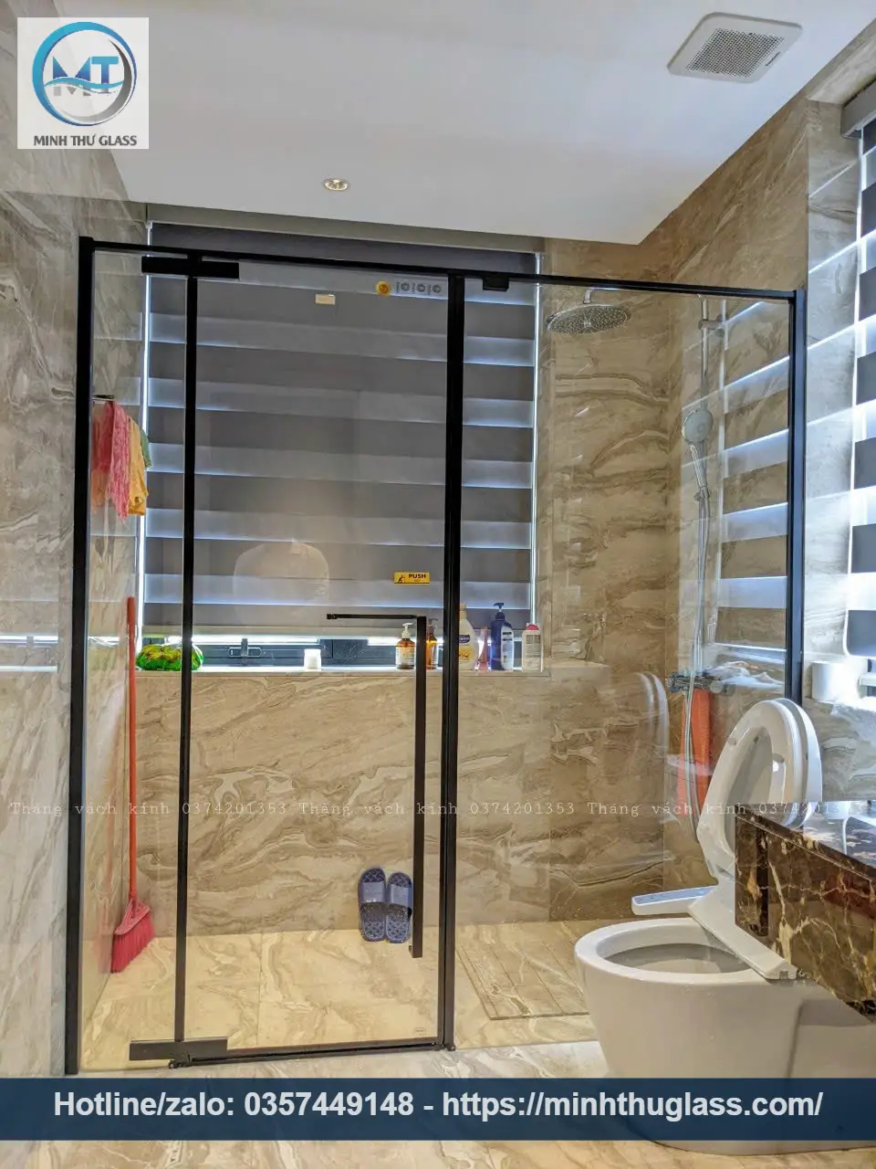 Mẫu vách kính nhà tắm 90 độ hiện đại