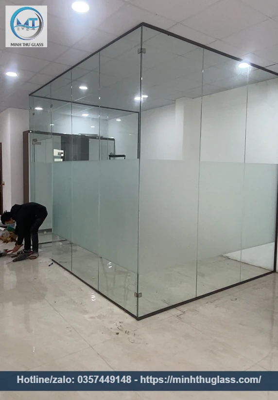 Vách kính văn phòng - Chi nhánh GHN - Kim Đồng