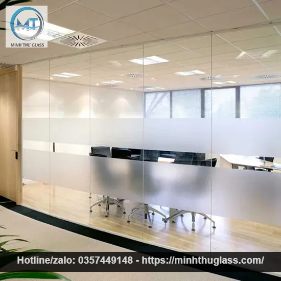 Vách ngăn kính văn phòng làm việc